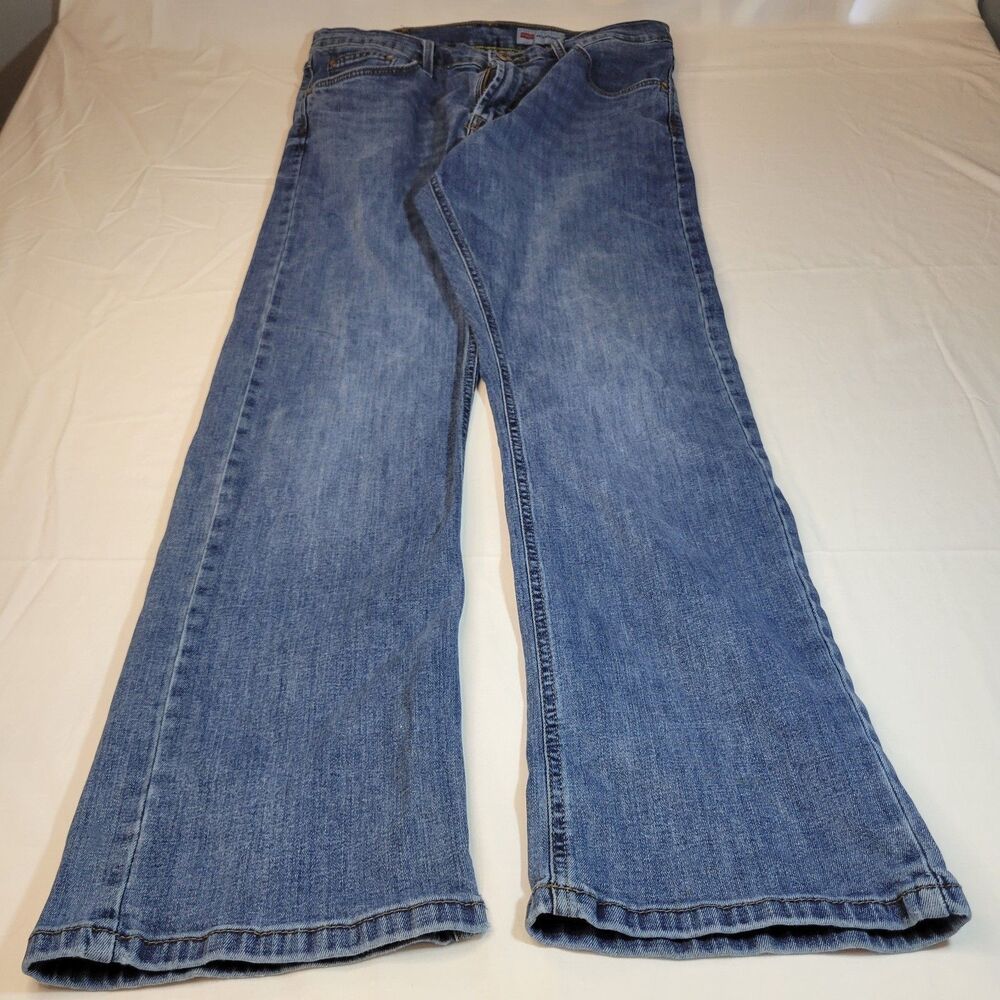 Wrangler Straight Leg Jeans Mens 34x30 Medium Wash Stretch Denim Classic Pants